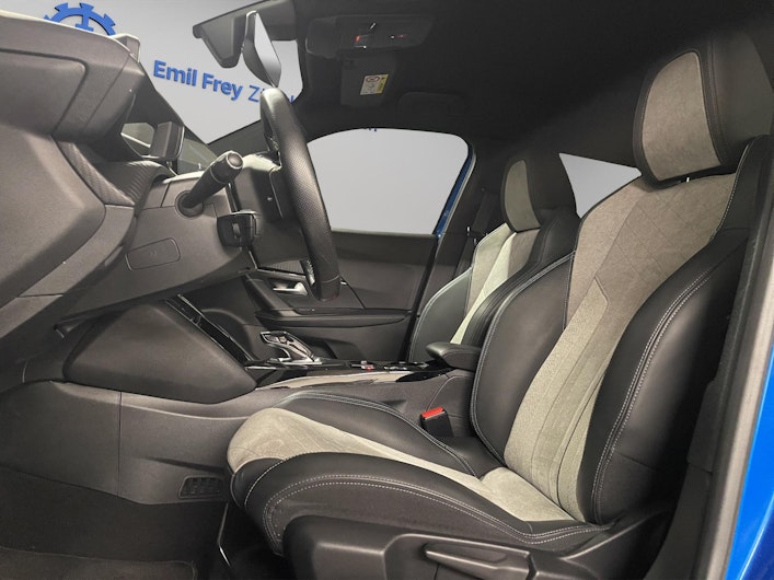 Vehicle image PEUGEOT 2008