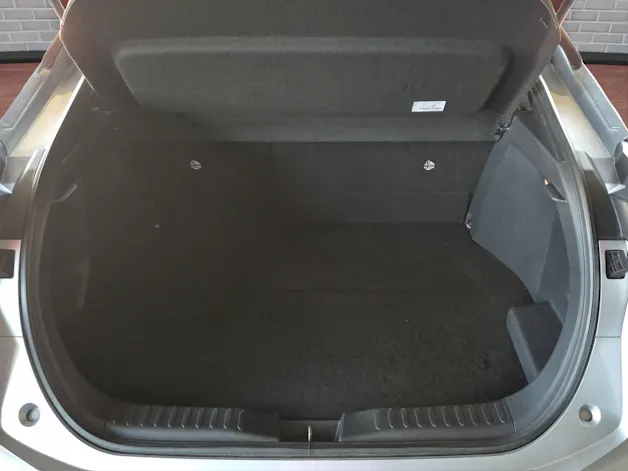 Toyota C-HR 2.0 PHEV Swiss Edition inkl. Winterräder + Gratisservice 4 Jahre / 60000 Km ab 1. IV