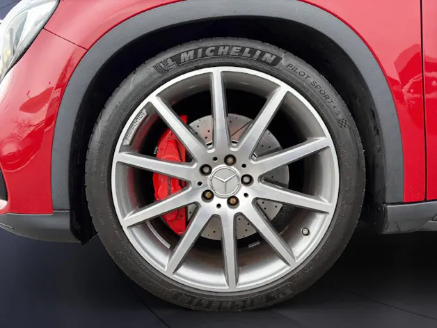 Mercedes-Benz GLA 45 AMG 4m