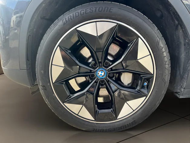 BMW iX3 Impressive (CH)