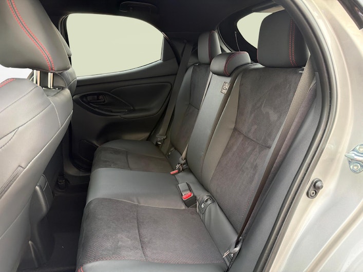 Fahrzeugbild TOYOTA YARIS