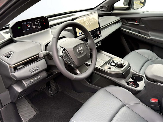 Vehicle image 6 Vehicle image 6