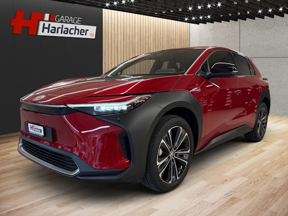 First vehicle image First vehicle image