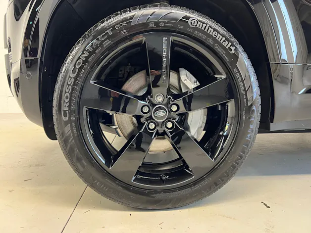 Land Rover Defender 90 3.0 D I6 300 X-Dynamic HSE