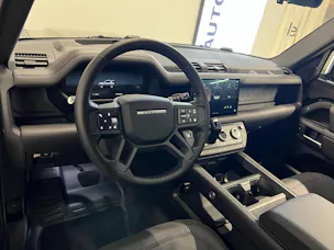 Land Rover Defender 90 3.0 D I6 300 X-Dynamic HSE