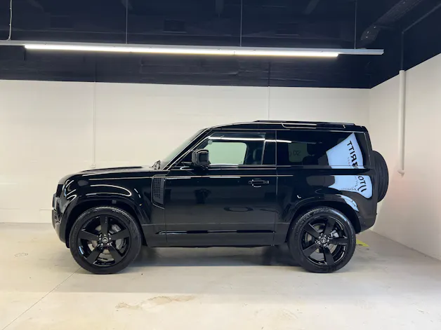 Land Rover Defender 90 3.0 D I6 300 X-Dynamic HSE