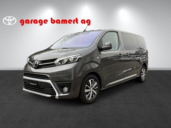 First vehicle image First vehicle image