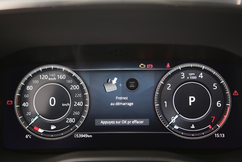 Vehicle image JAGUAR F-PACE