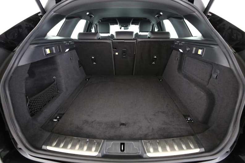 Vehicle image JAGUAR F-PACE