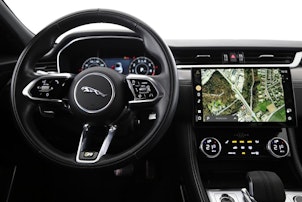 Vehicle image JAGUAR F-Pace 3.0 I6 R-Dynamic SE AWD