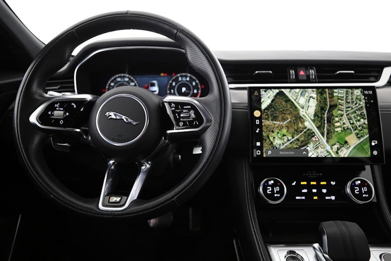 Vehicle image JAGUAR F-PACE