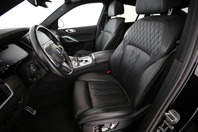 Vehicle image BMW X6