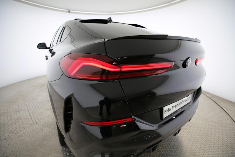 Vehicle image BMW X6