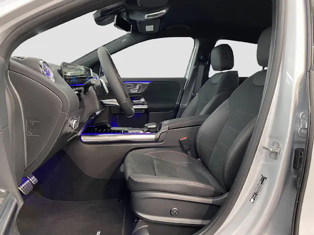 MERCEDES-BENZ GLA 200 AMG Line 4MATIC