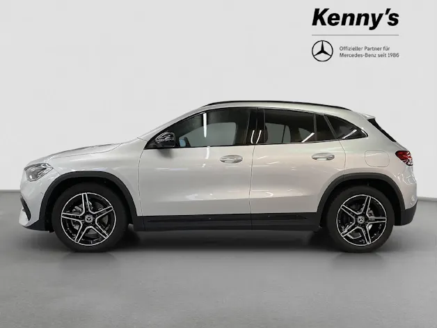 MERCEDES-BENZ GLA 200 AMG Line 4MATIC