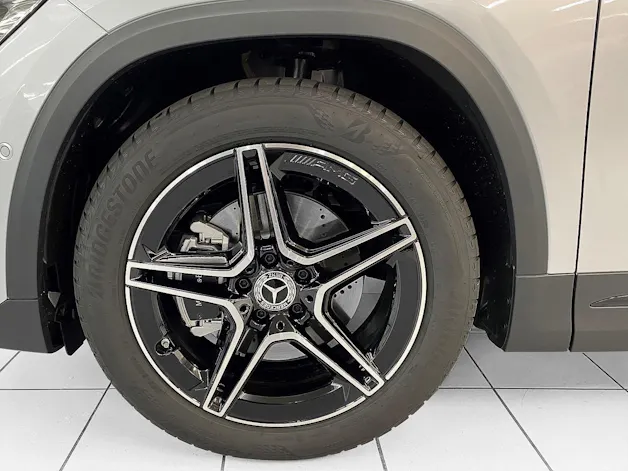 Mercedes-Benz GLA 200 AMG Line 4MATIC