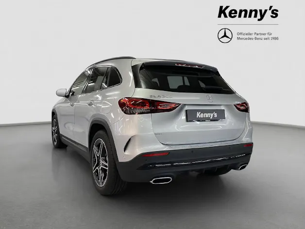 MERCEDES-BENZ GLA 200 AMG Line 4MATIC
