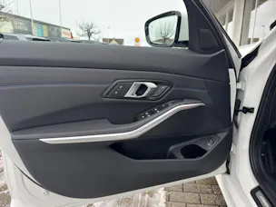 BMW 320d xDrive 48V Touring Steptronic M Sport