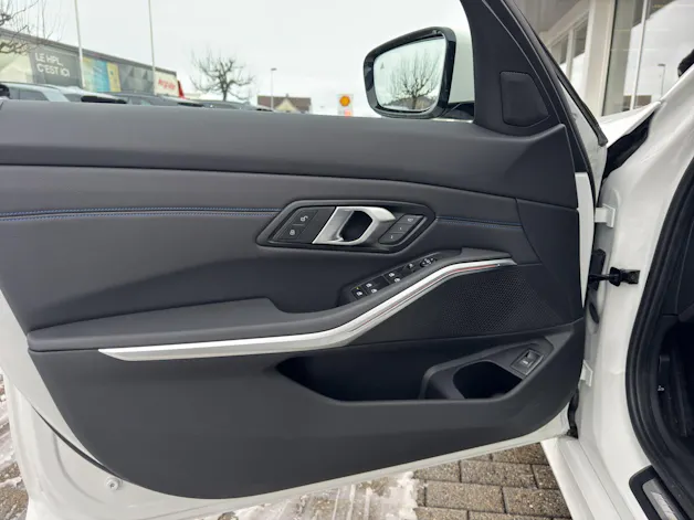 BMW 320d xDrive 48V Touring Steptronic M Sport