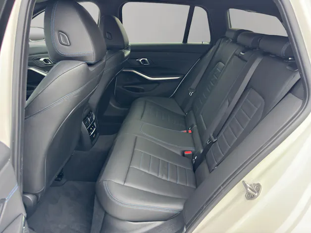 BMW 320d xDrive 48V Touring Steptronic M Sport
