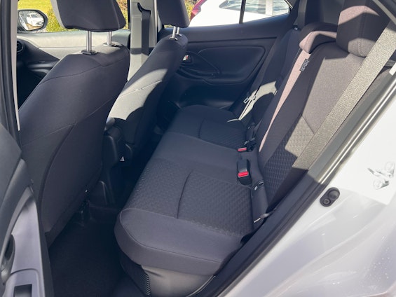 Vehicle image 9 Vehicle image 9