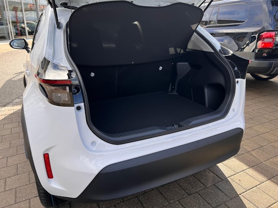 Vehicle image 6 Vehicle image 6