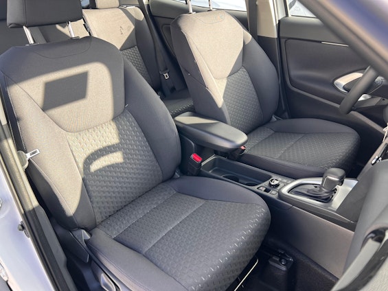 Vehicle image 13 Vehicle image 13