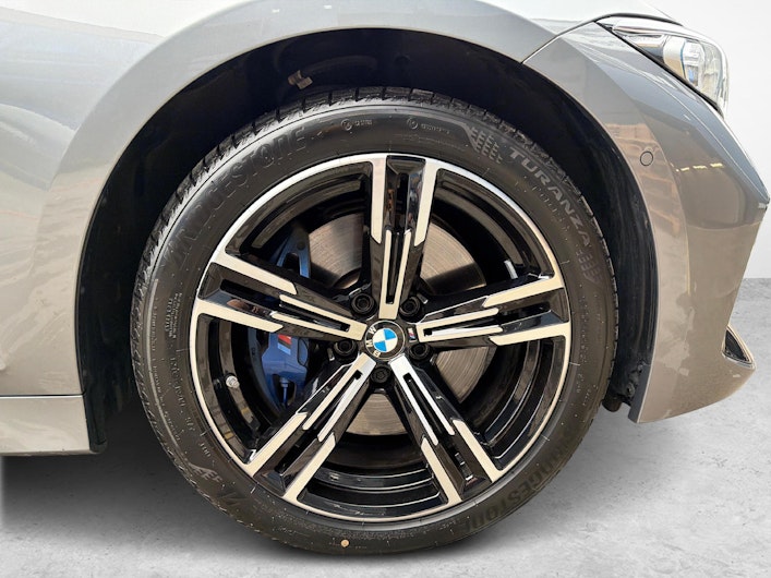 Vehicle image BMW 3 SERIES