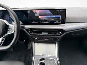 Vehicle image BMW 330d xDrive 48V Touring