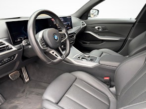 Vehicle image BMW 330d xDrive 48V Touring