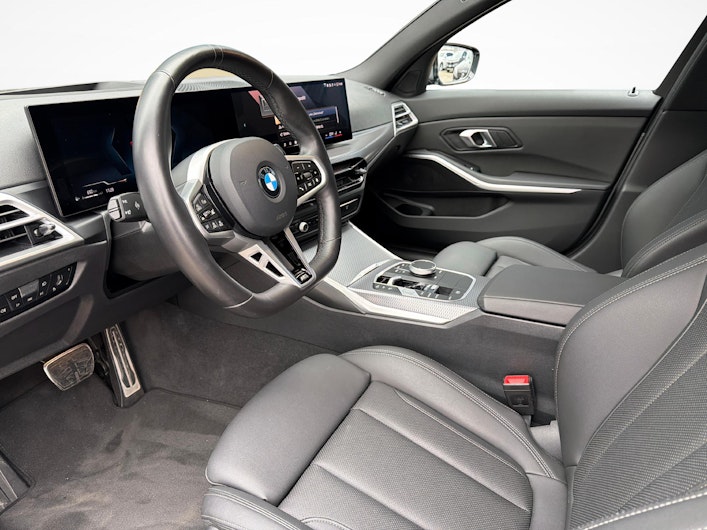 Vehicle image BMW 3 SERIES