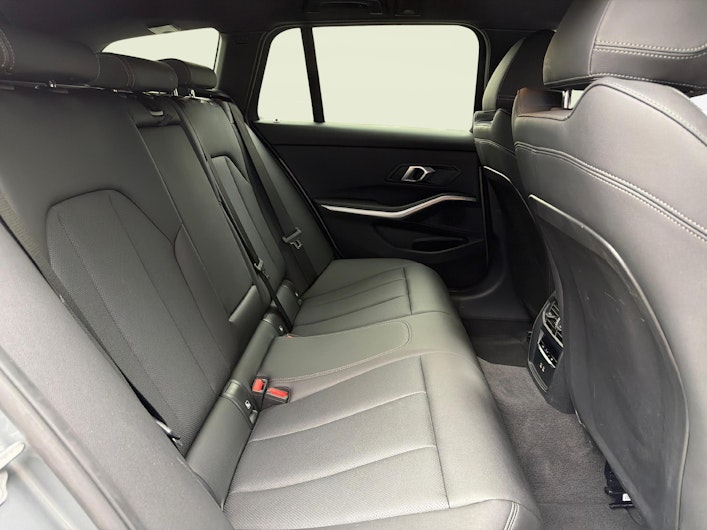 Vehicle image BMW 3 SERIES