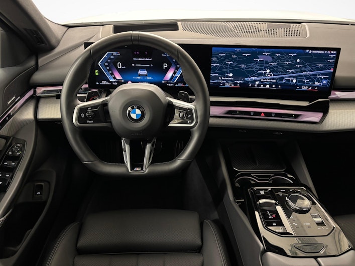 Vehicle image BMW 5 SERIES