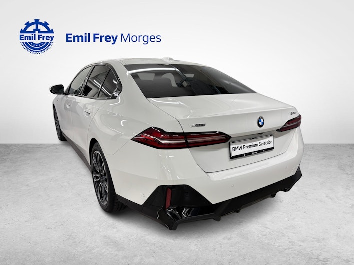 Vehicle image BMW 5 SERIES