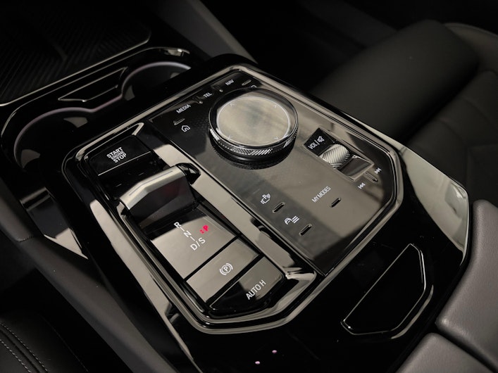 Vehicle image BMW 5 SERIES