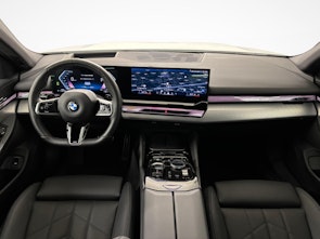 Vehicle image BMW 520d xDrive M-Sport 48V