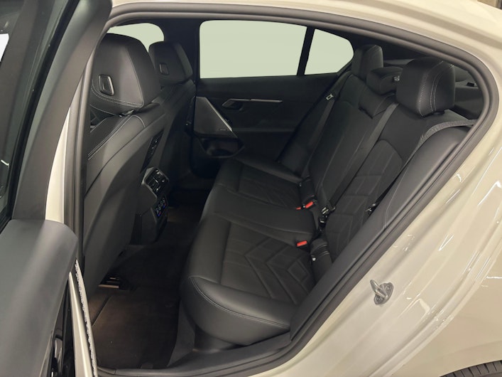 Vehicle image BMW 5 SERIES