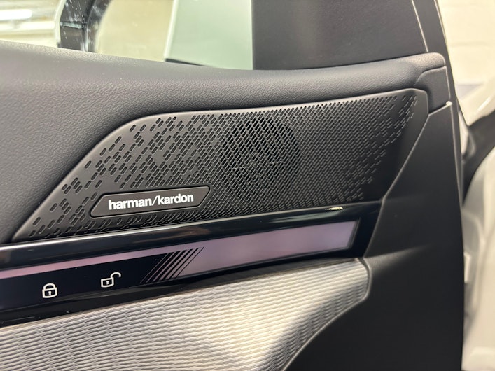 Vehicle image BMW 5 SERIES