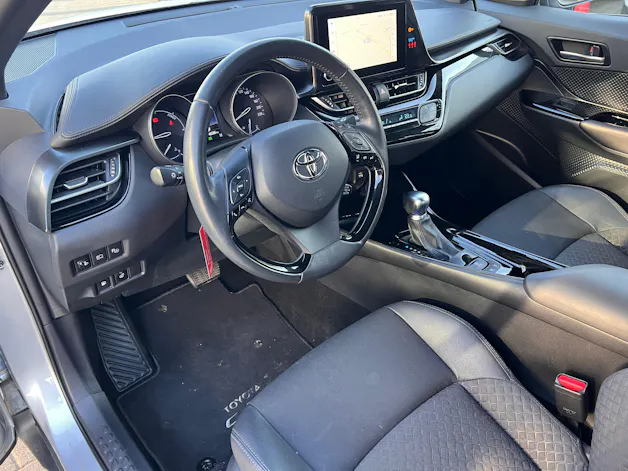 Toyota C-HR 2.0 VVTi HSD Trend