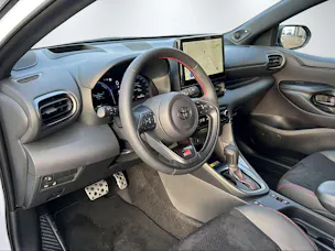 Toyota Yaris 1.5 VVT-i HSD GR Sport