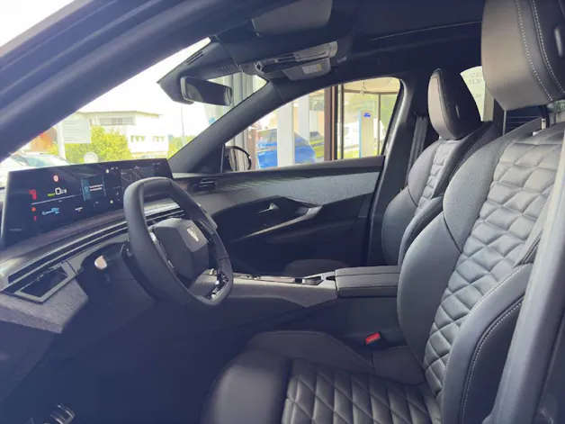 Peugeot 5008 e-Launch Edition AWD