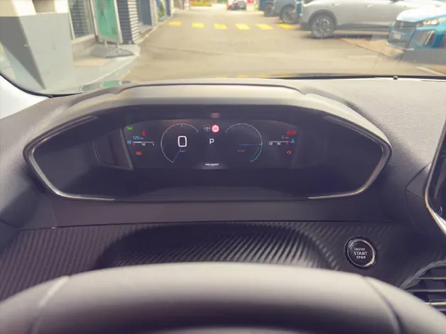 Peugeot 208 1.2 Hybrid Allure Premium