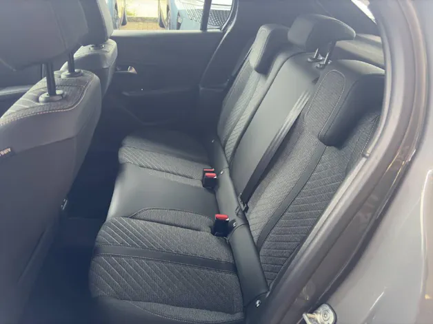 Peugeot 208 1.2 Hybrid Allure Premium