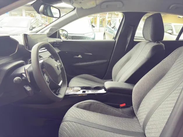 Peugeot 208 1.2 Hybrid Allure Premium