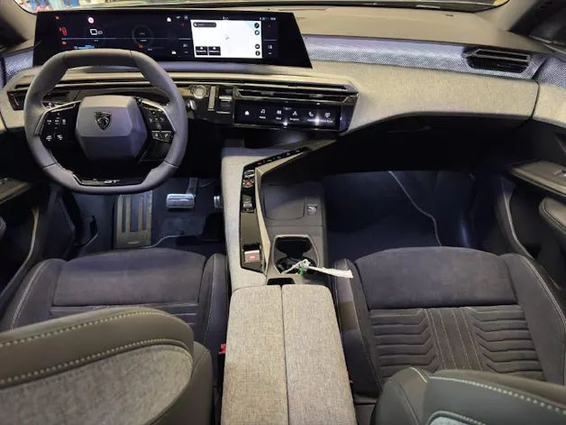 Peugeot 3008 e-Launch Edition AWD