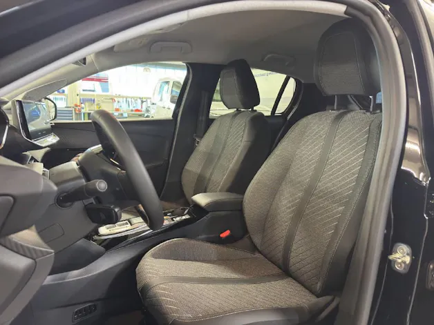 Peugeot 208 1.2 Hybrid Allure Premium