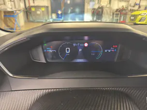 Peugeot 208 1.2 Hybrid Allure Premium