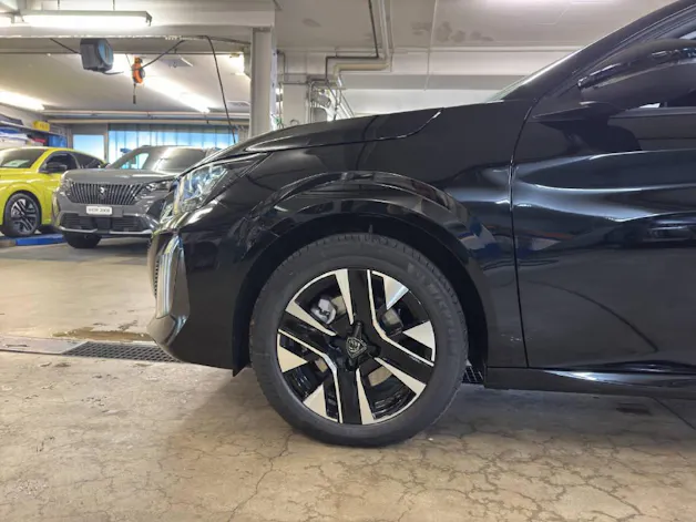 Peugeot 208 1.2 Hybrid Allure Premium