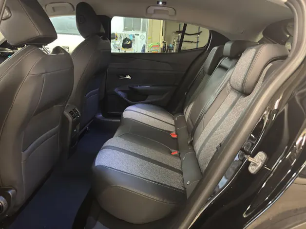 Peugeot 408 1.2 PureTech Allure Pack