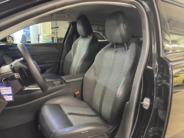 Peugeot 408 1.2 PureTech Allure Pack